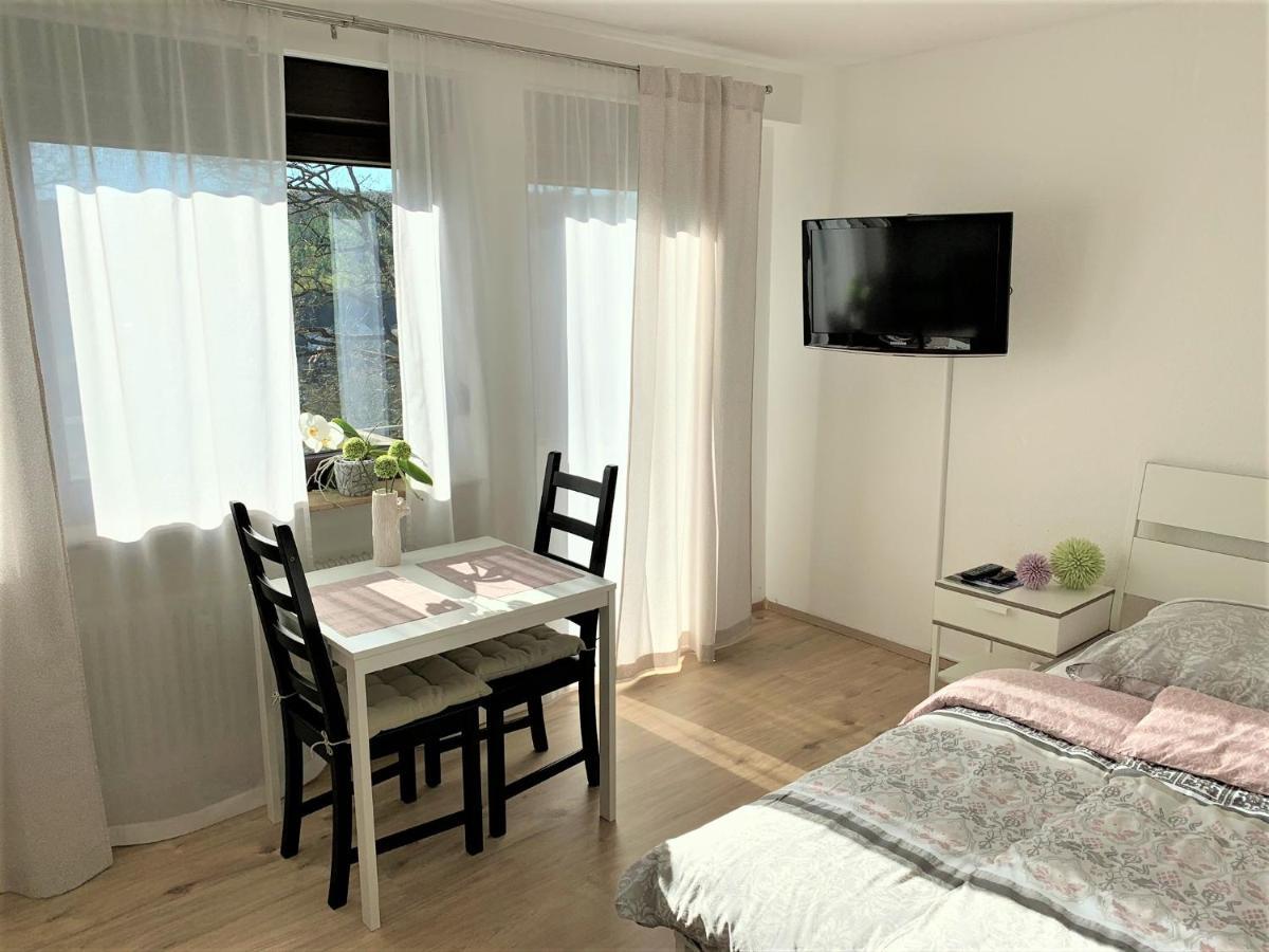 Top Modernes 1-Zimmer-Apartment Mit Kueche, Parkplatz, Kostenfreiem Wlan Und Netflix Bad Soden-Salmünster Exterior foto